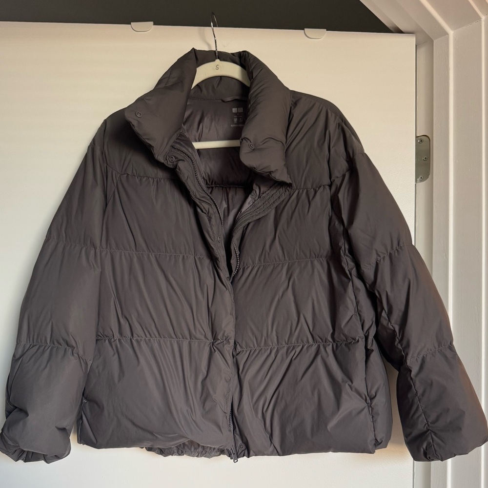 Uniqlo Women's Dark Gray Puffer Jacket